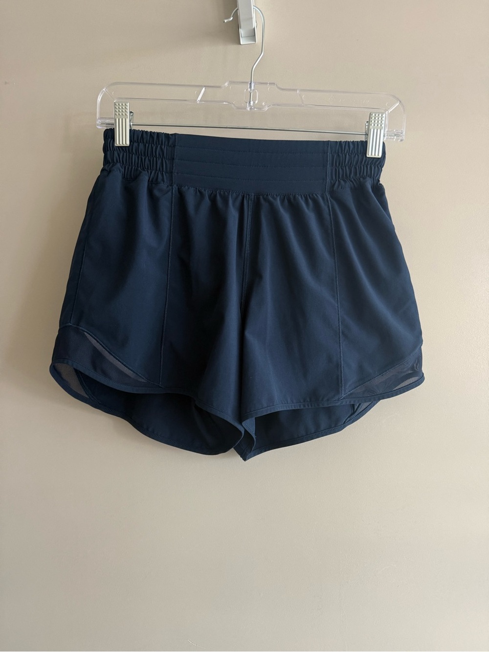 Lululemon Women's Hotty Hot High-Rise Lined Short 4" | Navy | size:4